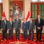 Mario Abdo recibió en reunión de trabajo al presidente de Hyundai Motor Company, Jay Chang, con participación de autoridades del MIC