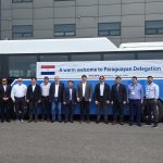 Titular del MIC visita instalaciones de vehículos eléctricos en Corea