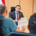 Grupo empresarial argentino explora instalación de nueva planta industrial en el país