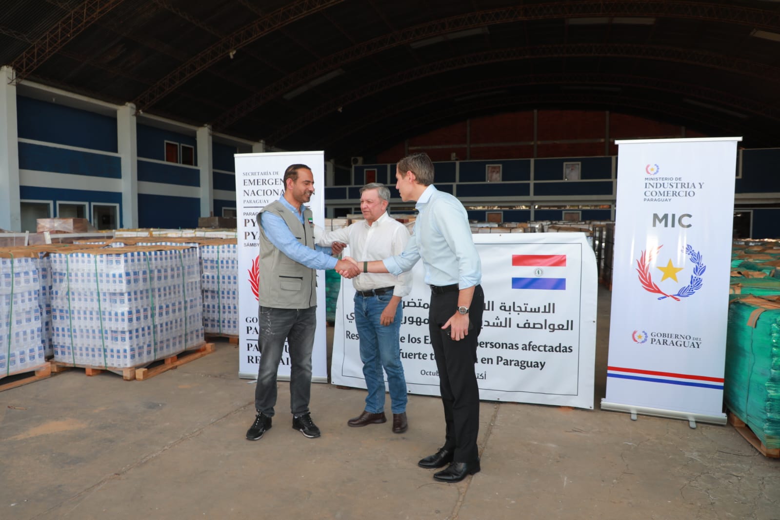 Emiratos Árabes dona 289 toneladas de insumos para familias afectadas por inundaciones