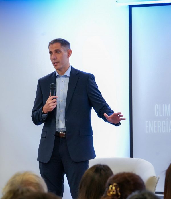 WhatsApp Image 2025-11-13 at 13.39.00 (2)