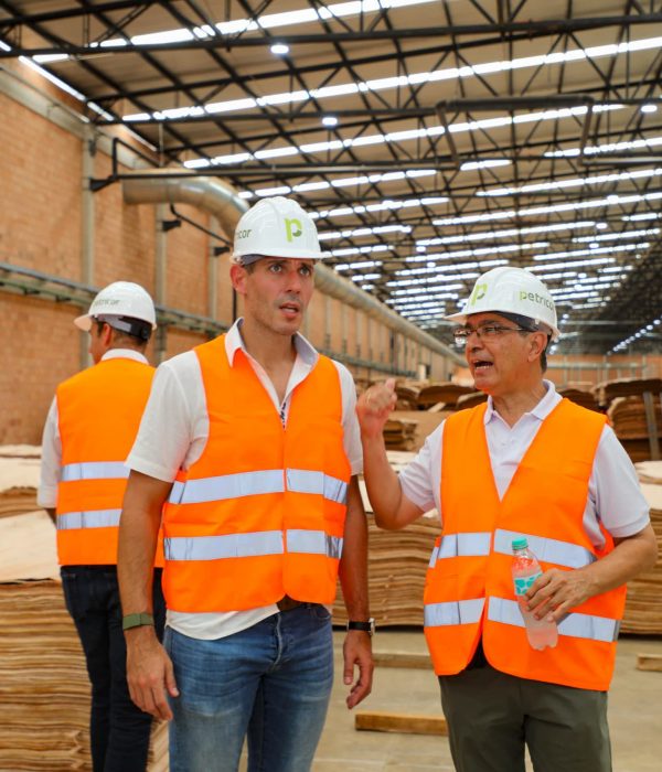 WhatsApp Image 2025-12-04 at 15.38.55 (1)